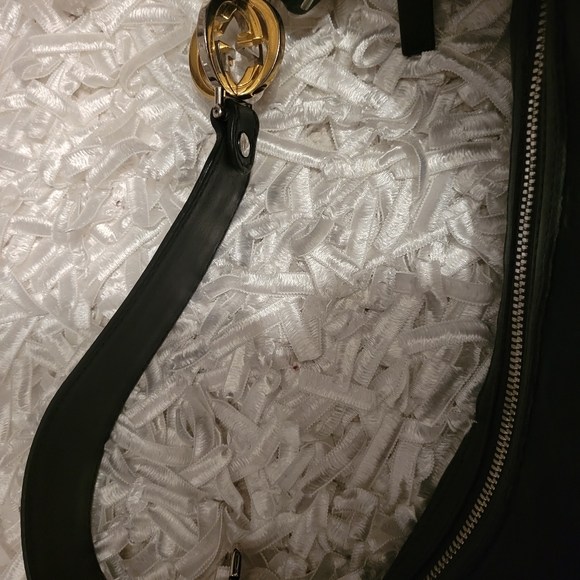 Authentic black Leather Gucci bag. - Picture 5 of 9